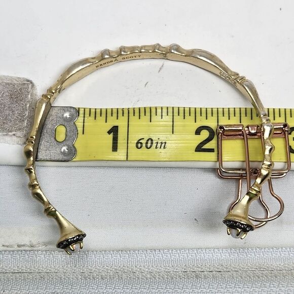 KENDRA SCOTT Ryker Bracelet in Gold Tone White Kyocera Opal Mystic Bazaar - Picture 11 of 11